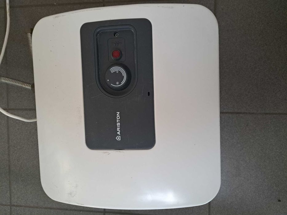 Przepływowy podgrzewacz wody ARISTON