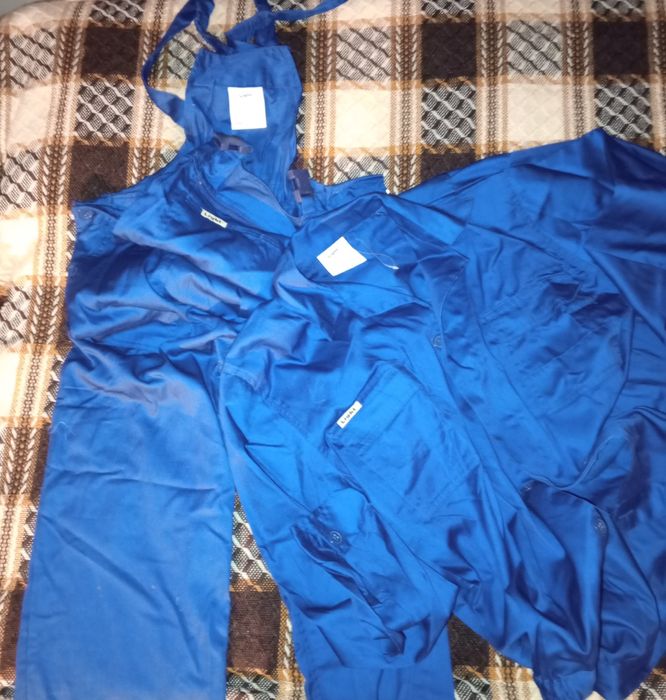 Komplet odzieży roboczej / spodnie ogrodniczki+ bluza