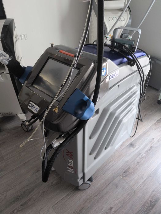 Urządzenie do depilacji laserowej DEKA Motus AX