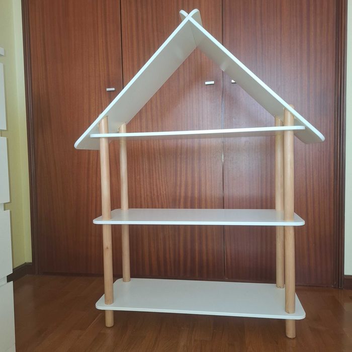 Prateleira /biblioteca "casa" criança