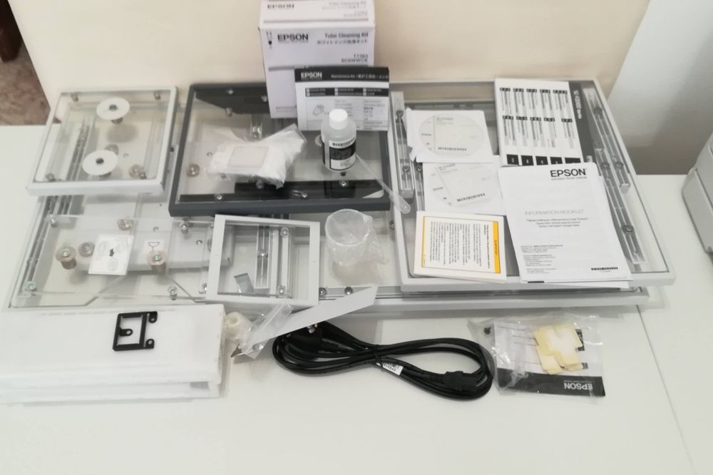 Epson Sure Color F2000 Printer64584408748803122