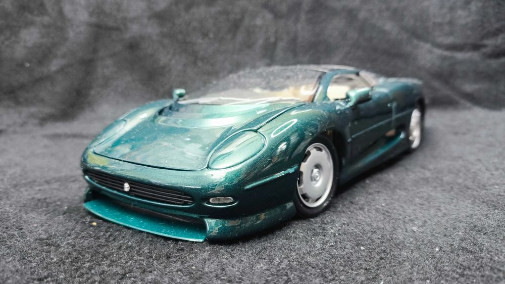 Модель авто 1:18 Jaguar XJ220 green (Maisto made in Thailand)
