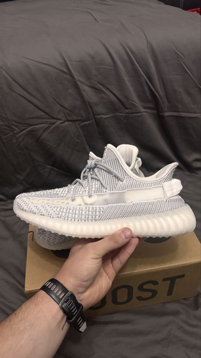 Yeezy 350 v2 static