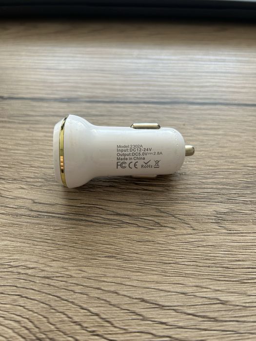 Перехідник від прикурювача до USB