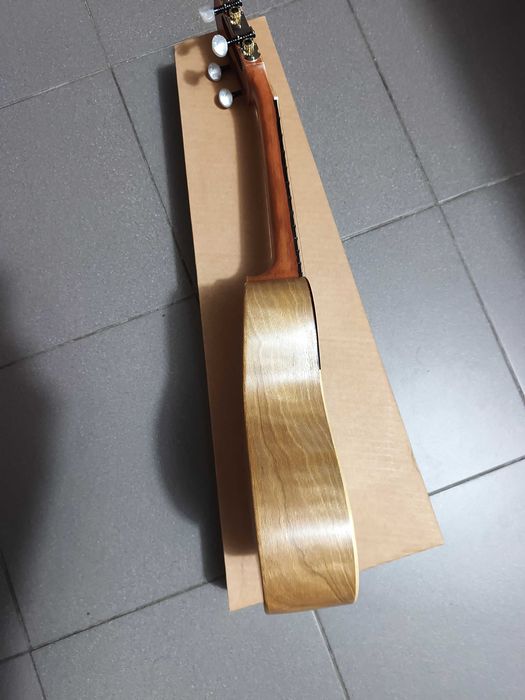 Cavaquinho português 4 cordas elétrico