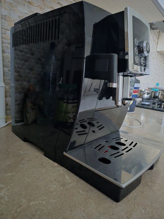кавова машина  delonghi  ecam 23.450.b