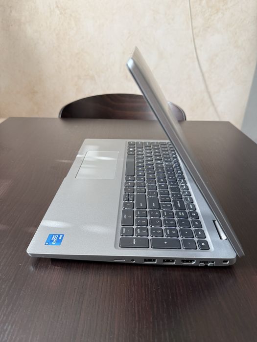 Dell latitude 5520 15.6“/ i5-1145G7/ 16GB/ 256GB/