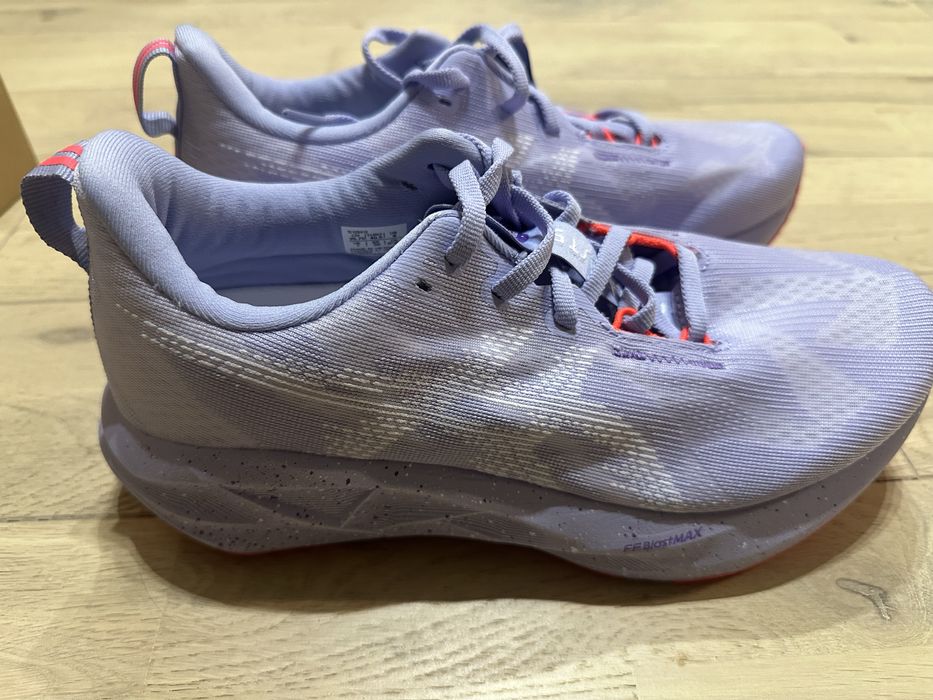 ASICS Novablast Tokio