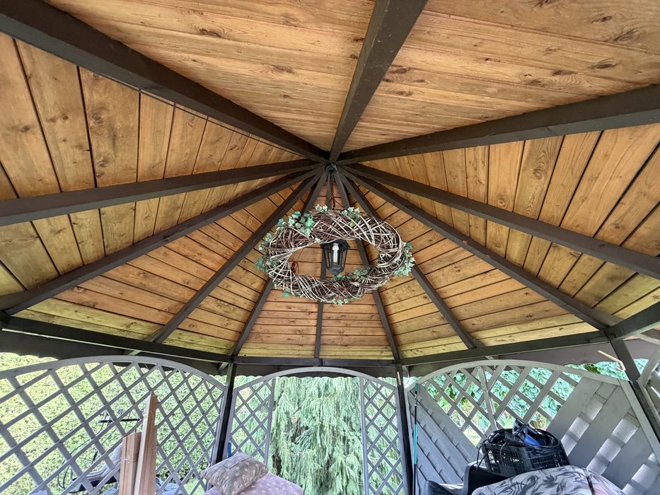 Piękna pergola sześciokątnao ogrodowa z drewna