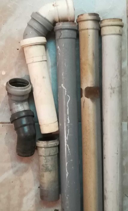 Rury i kształtki hydrauliczne plastikowe (PCV) o średnicy  5cm.