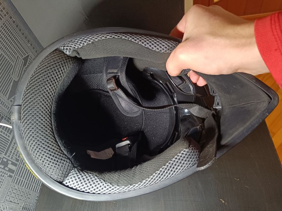 Продам мотошолом з окулярами