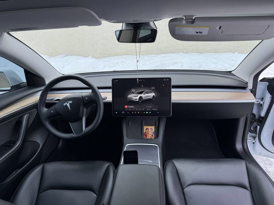 Tesla model 3 2023