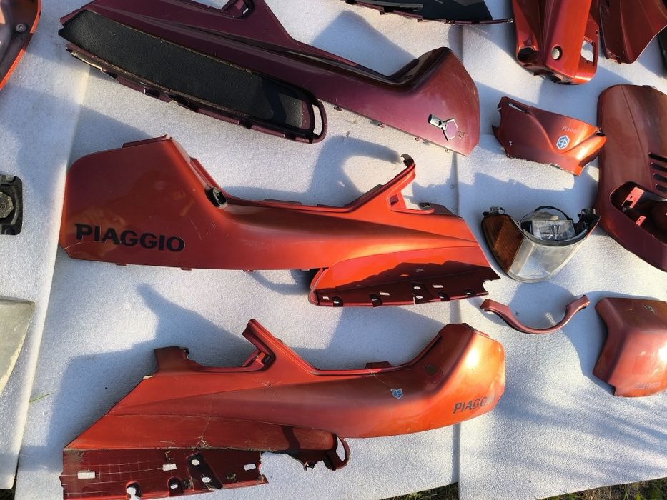 Plastiki, owiewki, licznik Piaggio HEXAGON