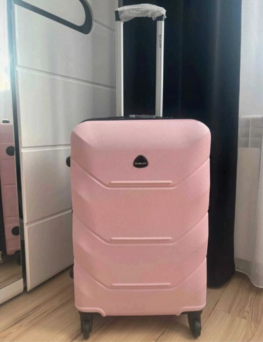 Walizka kabinowa na kółkach do samolotu Ryanair bagaż podręczny 35L