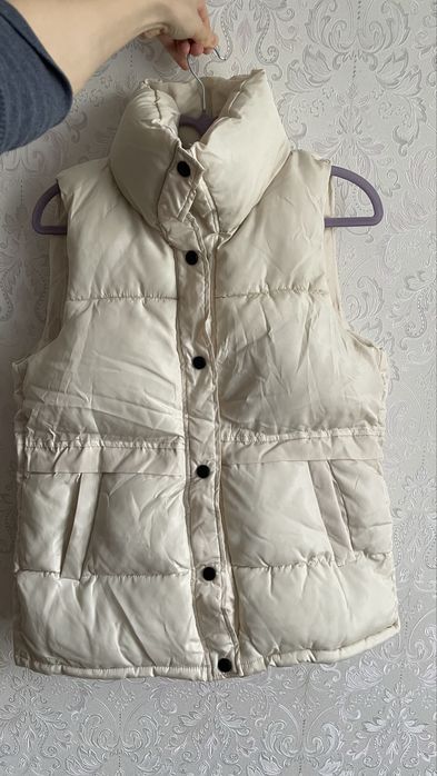 Жіноча жилетка/безрукавка