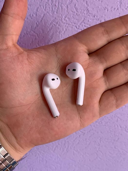 Airpods в гарному стані