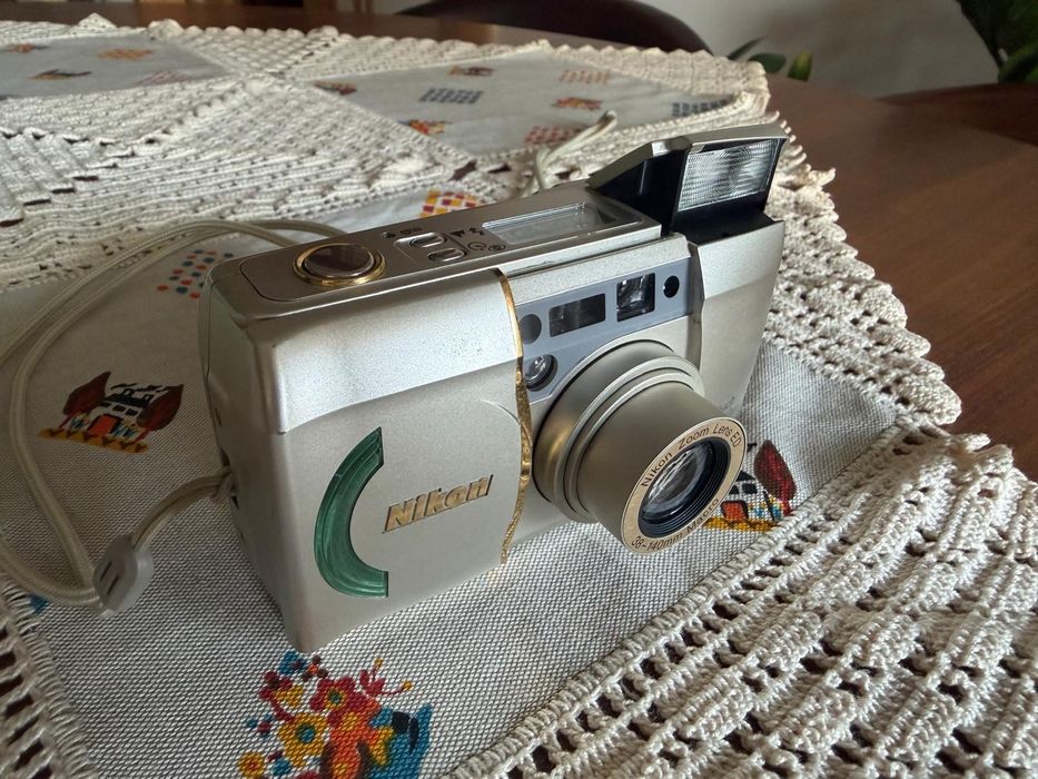 Nikon Lite Touch Zoom 140 ED AF