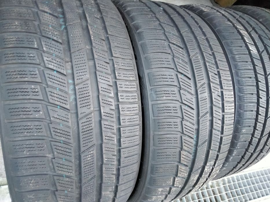 245 35R20 da Toyo