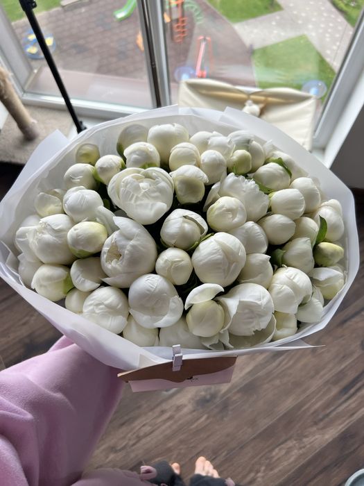 Продам букет з  п’ятдесяти пʼяти півоній