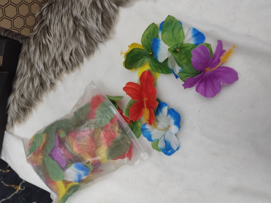 Hawajskie gadżety na imprezę w stylu hawajskim +kolorowe balony gratis