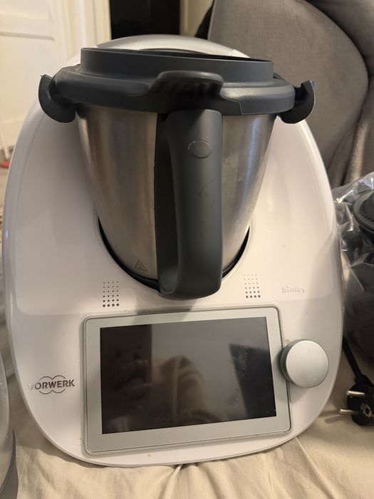 Bimby tm6 com todos os acessórios 1.400€