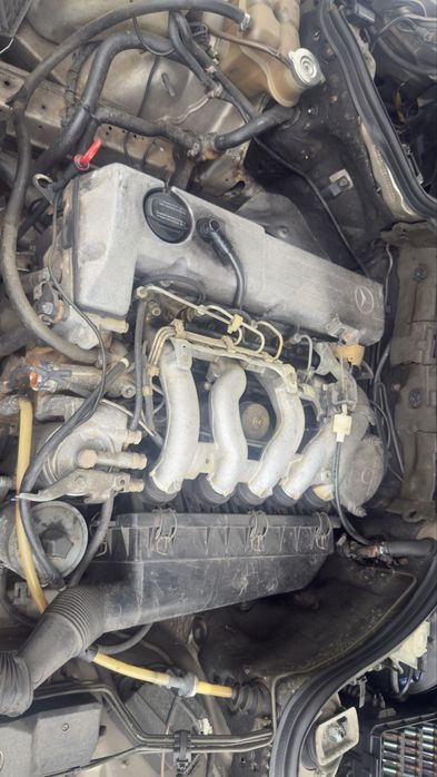 Mercedes w124  250 D 5 cilindros ano 1995 para peças