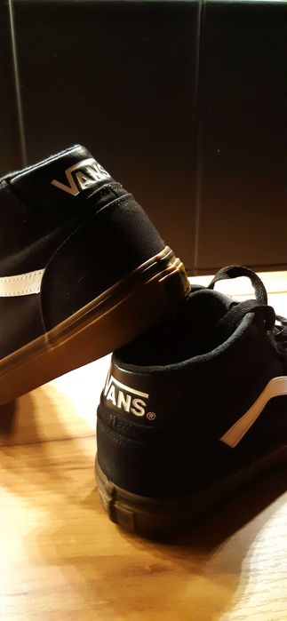 buty vans chapman mid