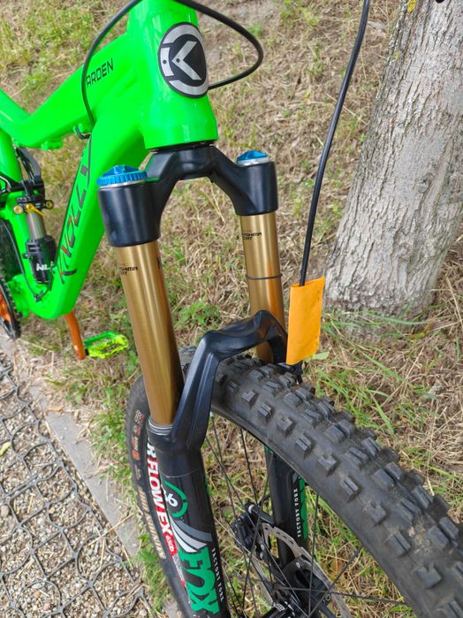 Rower MTB Full Knolly Warden. Świecący lakier