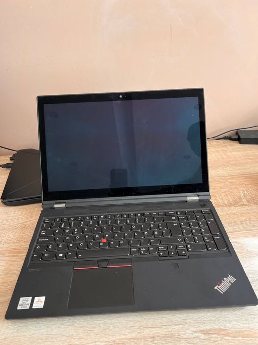 Lenovo Thinkpad p15 gen 1 — 1 ТБ, ніяких зауважень — як новий