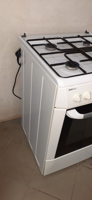 Продам газову плиту BЕКО у чудовому стані, духовка ЕЛЕКТРИЧНА