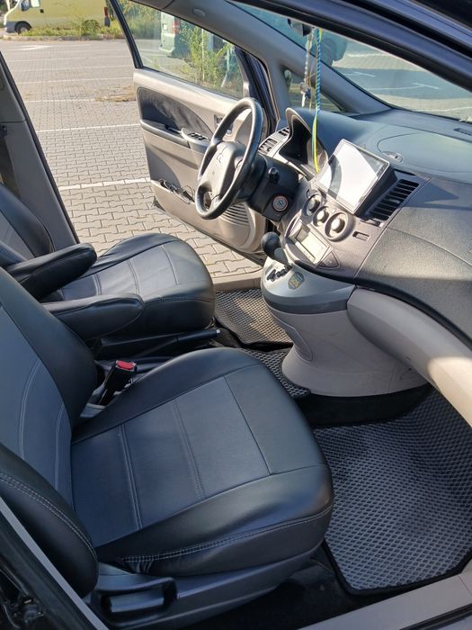 Mitsubishi grandis