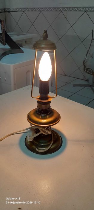 Candeeiro de mesa antigo