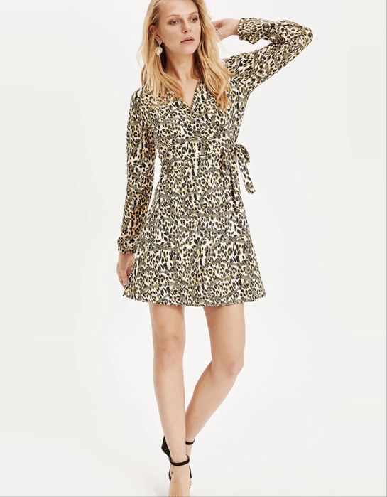 Плаття з яскравим принтом