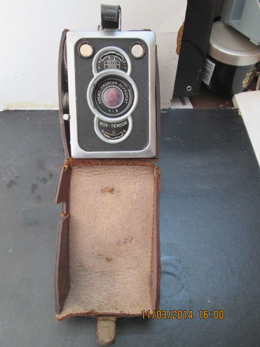 Máquina fotográfica Zeiss muito antiga