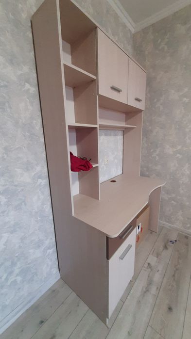 Продам комп'ютерний стіл