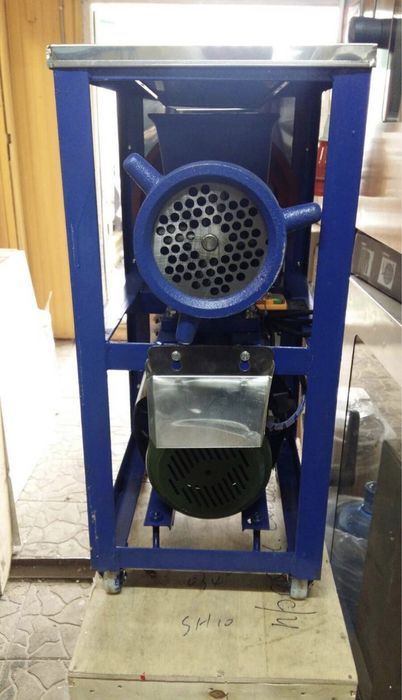 М'ясорубка професійна промислова Vektor XH-42 350 кг/год