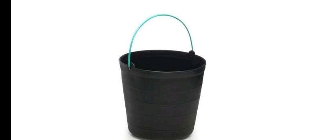 Baldes plásticos