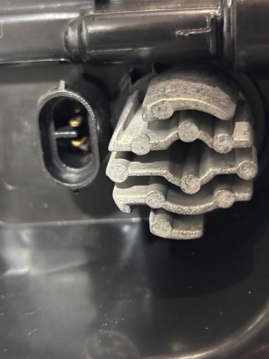 Права протитуманна фара з заглушкою Ford Edge 2019-2024 USA-2024 USA