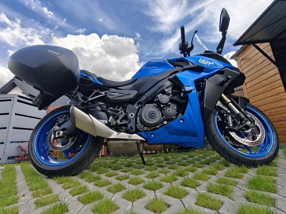 Suzuki GSXS 1000GT Salon Pl