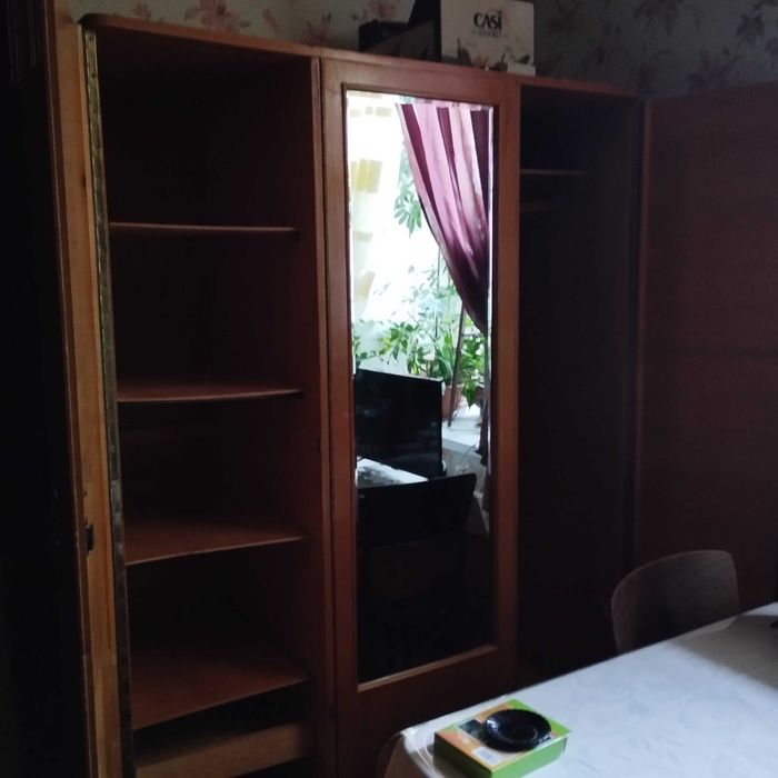 Гардероб тристворчатий