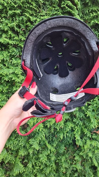 Sportowy kask dziecięcy