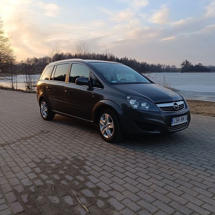 Opel Zafira Sprzedam Opel Zafira 1.6 EcoFLEX Edition 111 Jahre 2010r.
