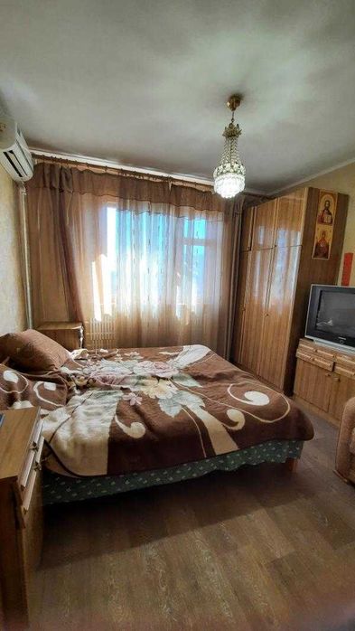 Продам 2 к.із.кв. біля метро, Олексіївка.