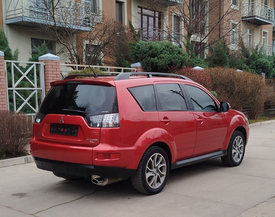Mitsubishi Outlander XL 2012