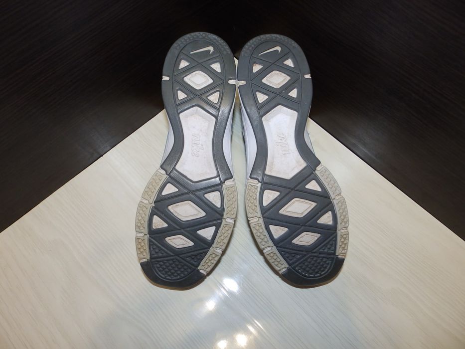 Кроссовки атлетические nike wmns steady ix ss13 525739-104