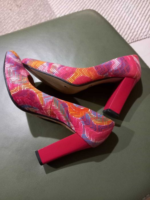 Piękne pantofle damskie, rozm. 38