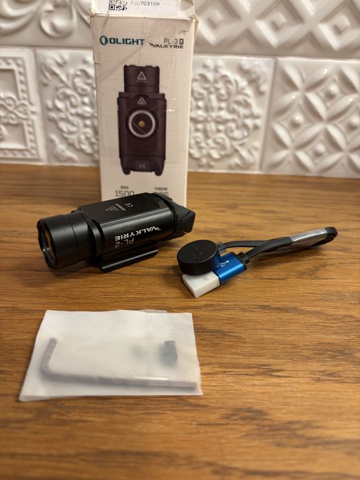 Latarka Olight PL-2 Valkyrie.XHP35