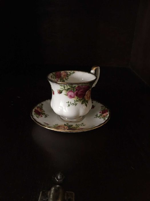 Chávena de café com prato old country Roses Royal Albert (13)