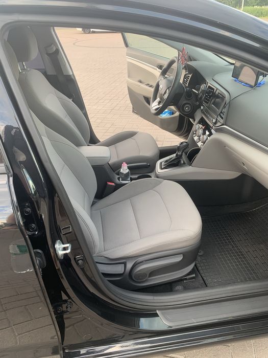 Hyndai Elantra 2019