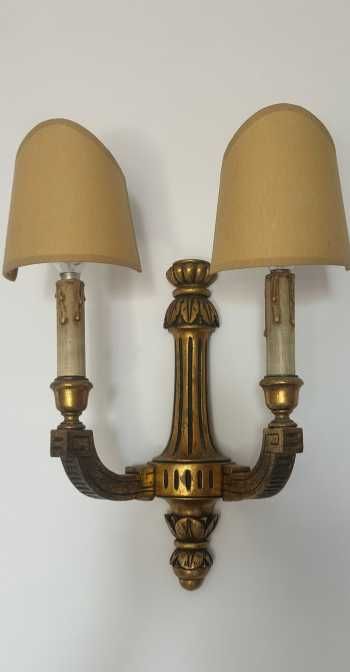 Par de esconces apliques de parede em Dourado
